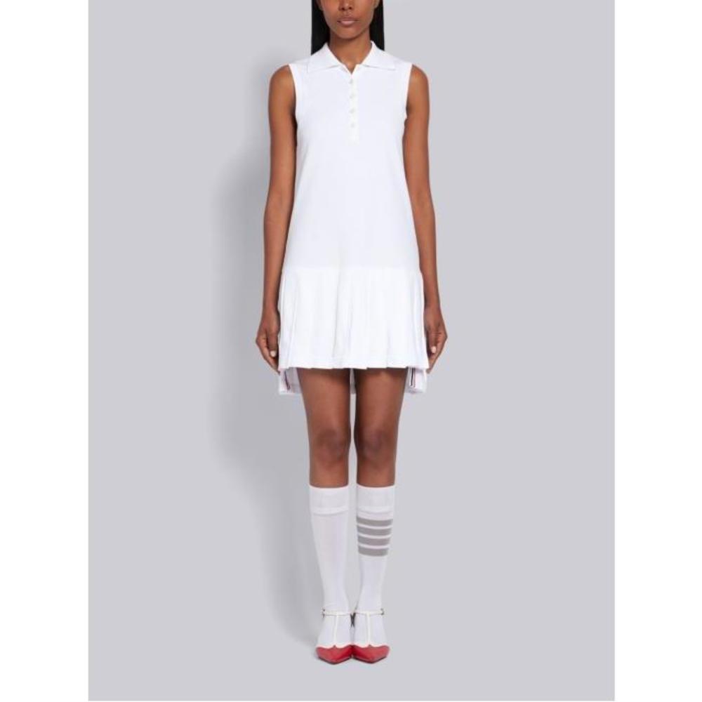 톰브라운 여성 원피스 White Pique Center Back RWB Stripe Sleeveless Pleated Tennis Dress FJD057A-00050-100이끌라톰브라운