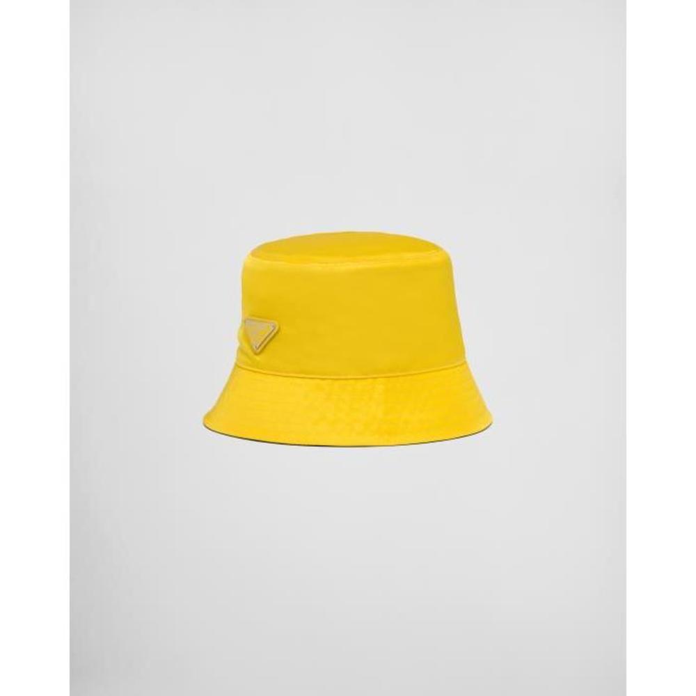 프라다 여성 모자 1HC137_2DMI_F0010 Re Nylon bucket hat이끌라프라다
