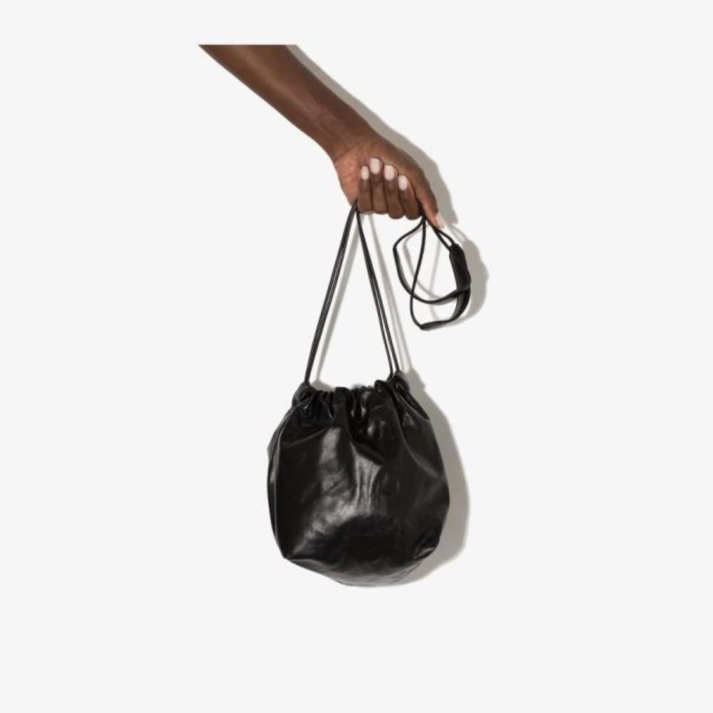 질샌더 여성 숄더백 크로스백 black small drawstring leather cross body bag 16805228_JSPT853407WTB00104이끌라질샌더