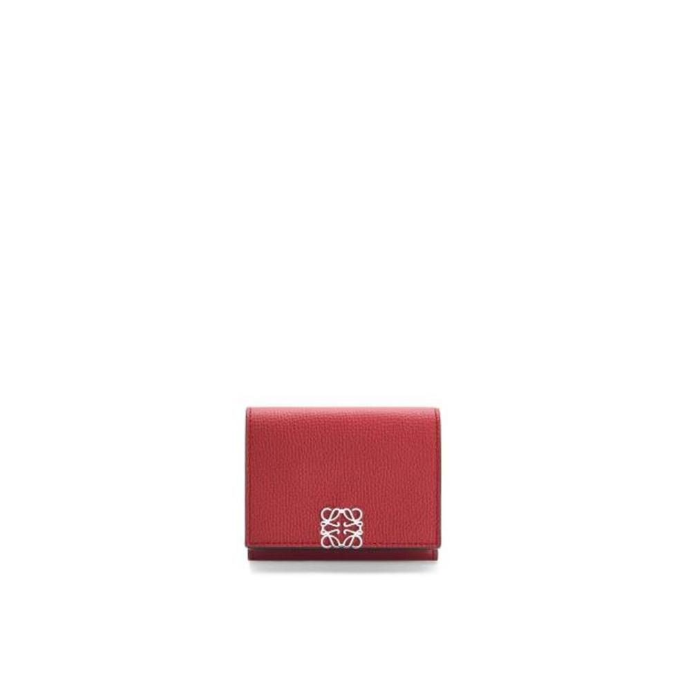 로에베 여성 반지갑 Anagram trifold wallet in pebble grain calfskin Rouge C821TR2X02이끌라로에베