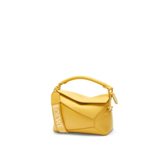 로에베 여성 숄더백 크로스백 Small Puzzle bag in satin calfskin Pale Yellow Glaze A510P60X24-8762이끌라로에베