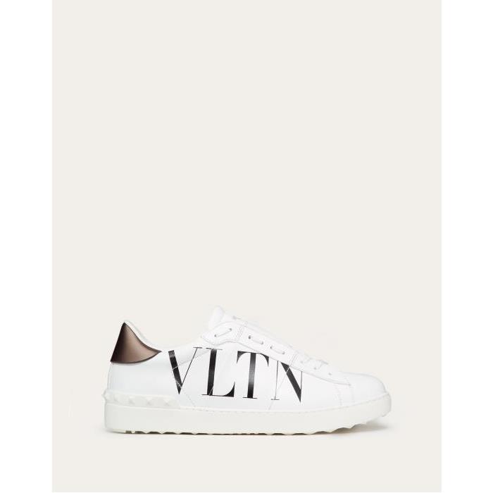 발렌티노 남성 스니커즈 운동화 Open Sneaker With Vltn Logo for Man in White/ Black | Valentino GB YS0830PST_A01이끌라발렌티노