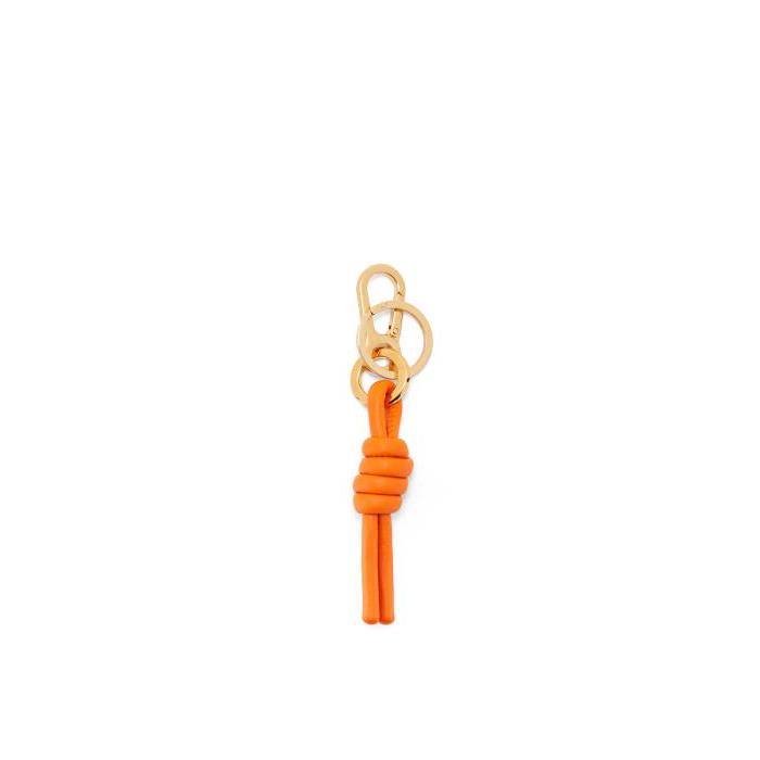 로에베 여성 키링 가죽소품 Knot charm in classic calfskin&amp;brass Bright Orange C621232XF6-9120이끌라로에베