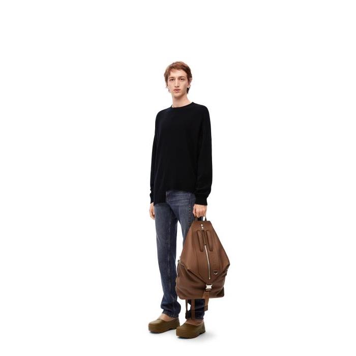 로에베 남성 니트웨어 Asymmetric sweater in wool Black H526Y14KEU-1100이끌라로에베